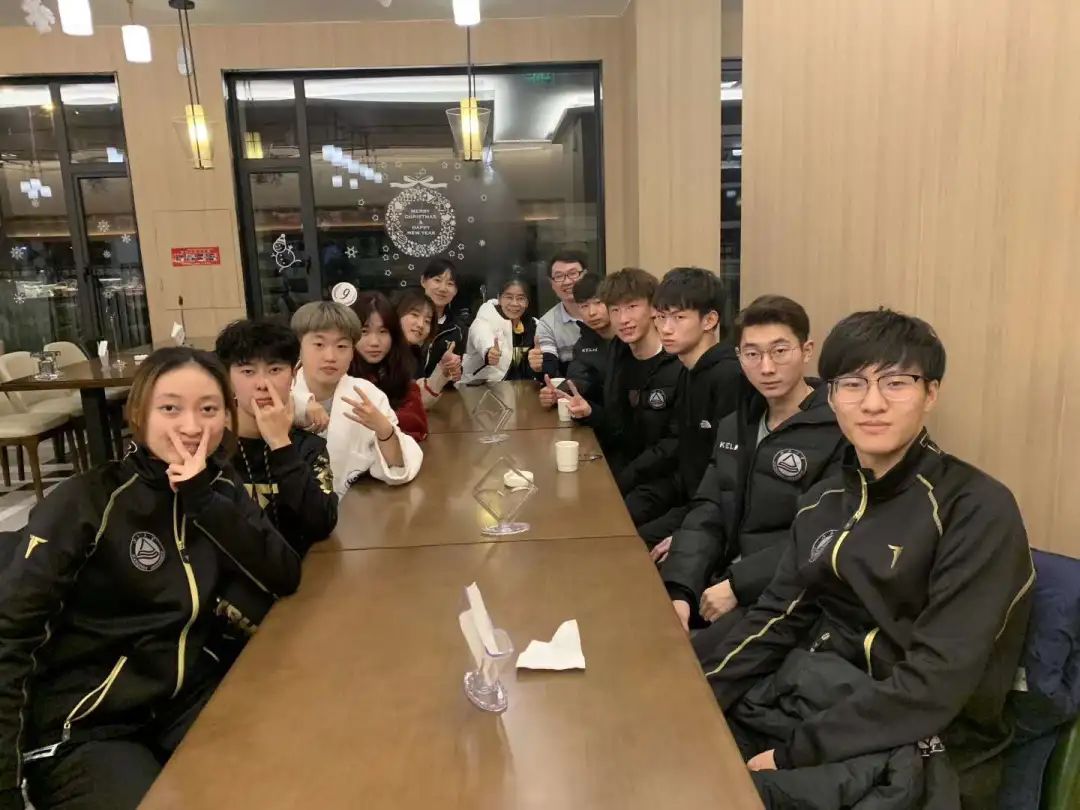 别人家的体育老师南宁,国际级裁判老师