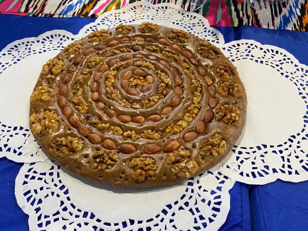 伊宁市特色馕包肉,伊犁最好吃的烤馕