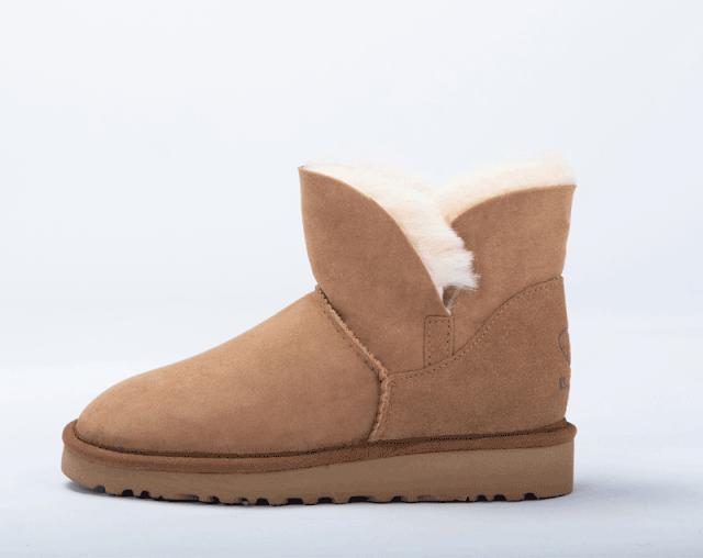 秋冬爆款加绒雪地靴,潮冬爆款加绒雪地靴