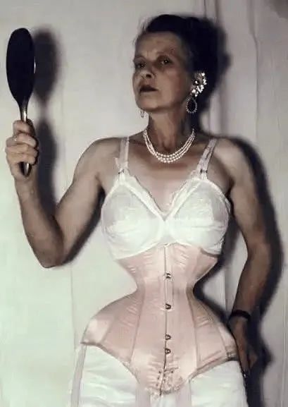 运动时穿上束腰带能帮助瘦腰吗,用束腰带能减肚子吗