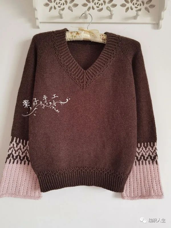 薄款v领毛衣编织图解,从下往上编织咖色开衫毛衣