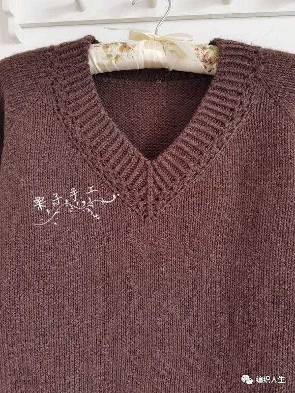 薄款v领毛衣编织图解,从下往上编织咖色开衫毛衣