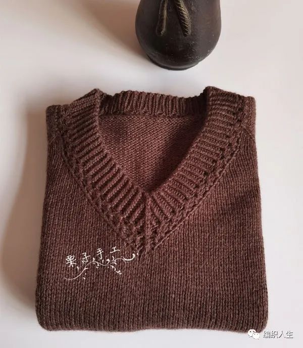 薄款v领毛衣编织图解,从下往上编织咖色开衫毛衣