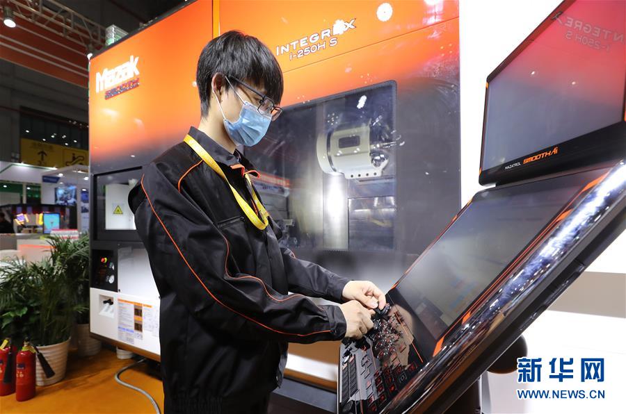 进博会技术装备展区,进博会高端设备