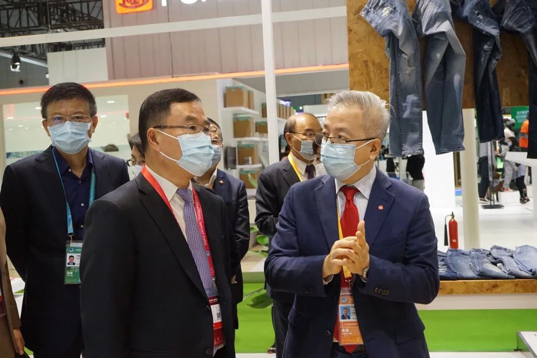 参展闵行企业有啥亮点？跟着区领导逛进博就知道了