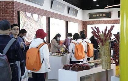 「记者带你逛进博会」高精尖、老字号全在这儿一起探秘山东豪华游艇