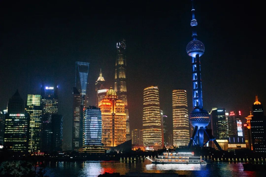 劲霸男装40周年：信仰飘扬，梦想延续