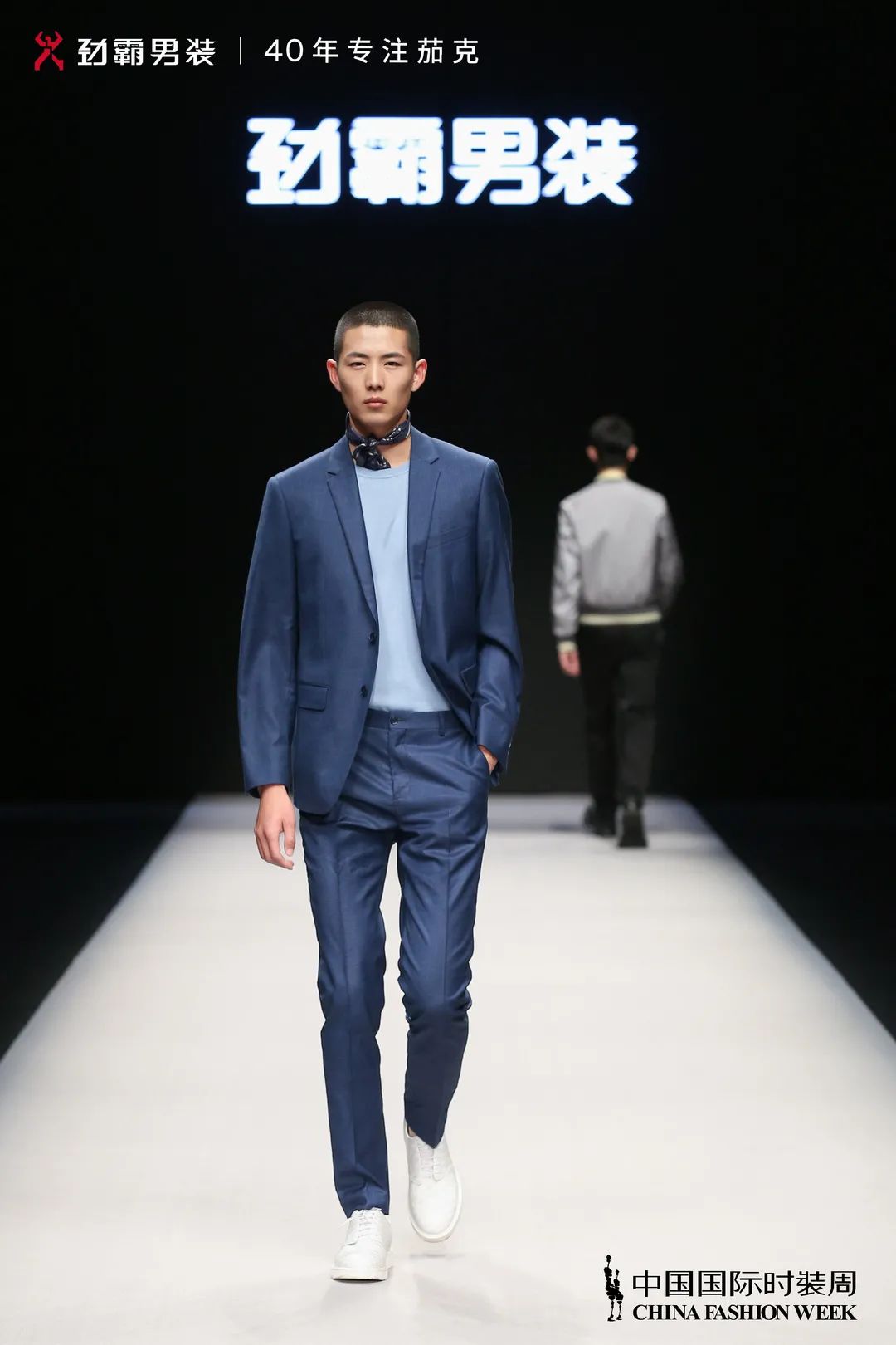 劲霸男装40周年：信仰飘扬，梦想延续