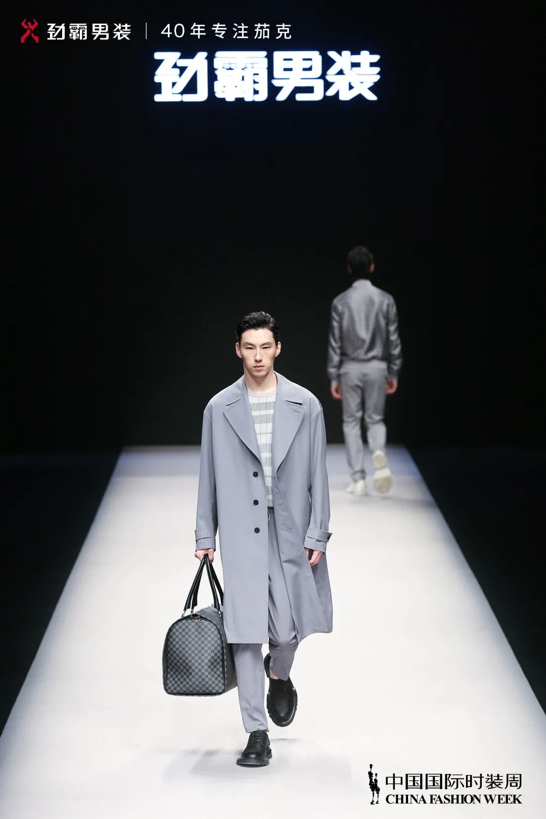 劲霸男装40周年：信仰飘扬，梦想延续