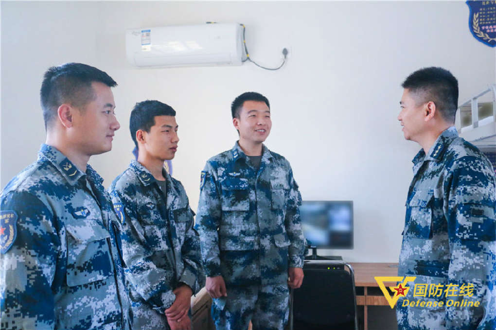 一房三人三餐四季幸福生活,一房三人三餐四季的句子