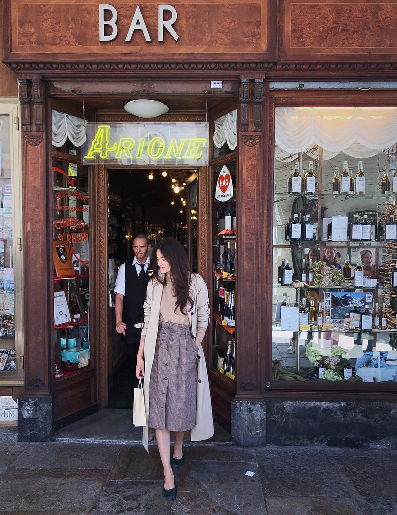 养十几只狗狗博主,网红养小土狗日常