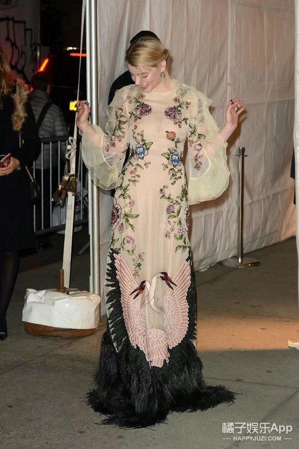 网飞剧女主颜值天花板,网飞爆剧女主