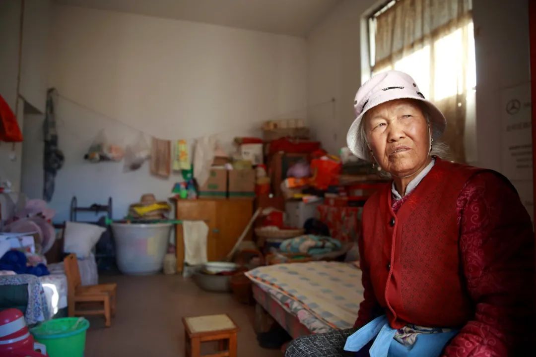 儿子向父亲挥拳的故事,孩子向父亲挥拳