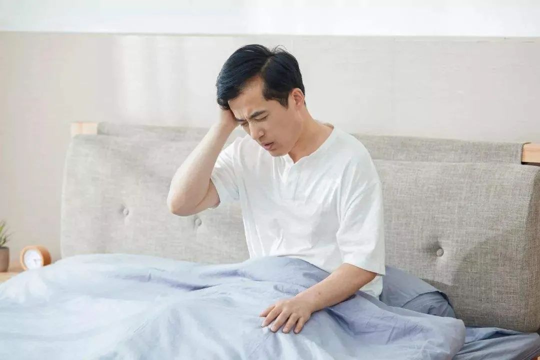 经常半夜醒来睡不着是这三处堵了,总是半夜一点多醒是啥病