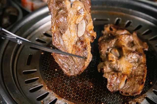 【卢氏丨陳家烤肉】69.9元吃门市价198元烤肉套餐，鲜牛肉+猪五花+羊肉串+烤鸭肠……属于肉食主义的狂欢来啦！