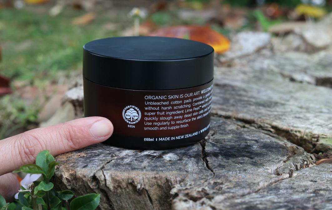 还在用洗面奶、磨砂膏？这款肌肤吸尘器，天然去角质，深度清洁毛孔，用完后整张脸都透气了