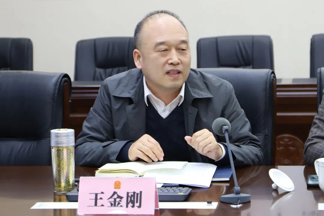 东营中院召开律师座谈会