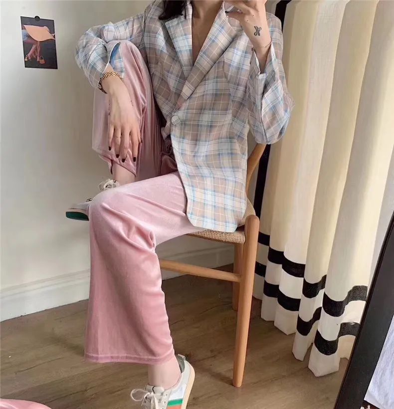 这条丝绒阔腿裤绝了，“吃肉”10斤，显高5CM！布料亮滑细腻