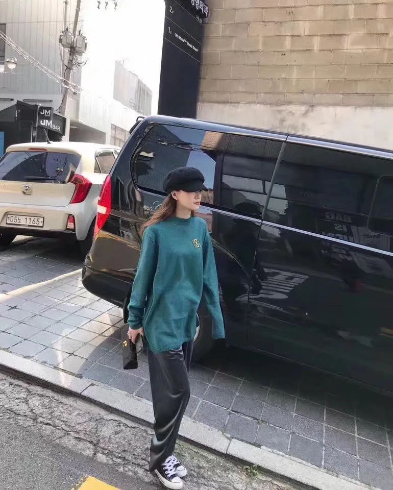 这条丝绒阔腿裤绝了，“吃肉”10斤，显高5CM！布料亮滑细腻