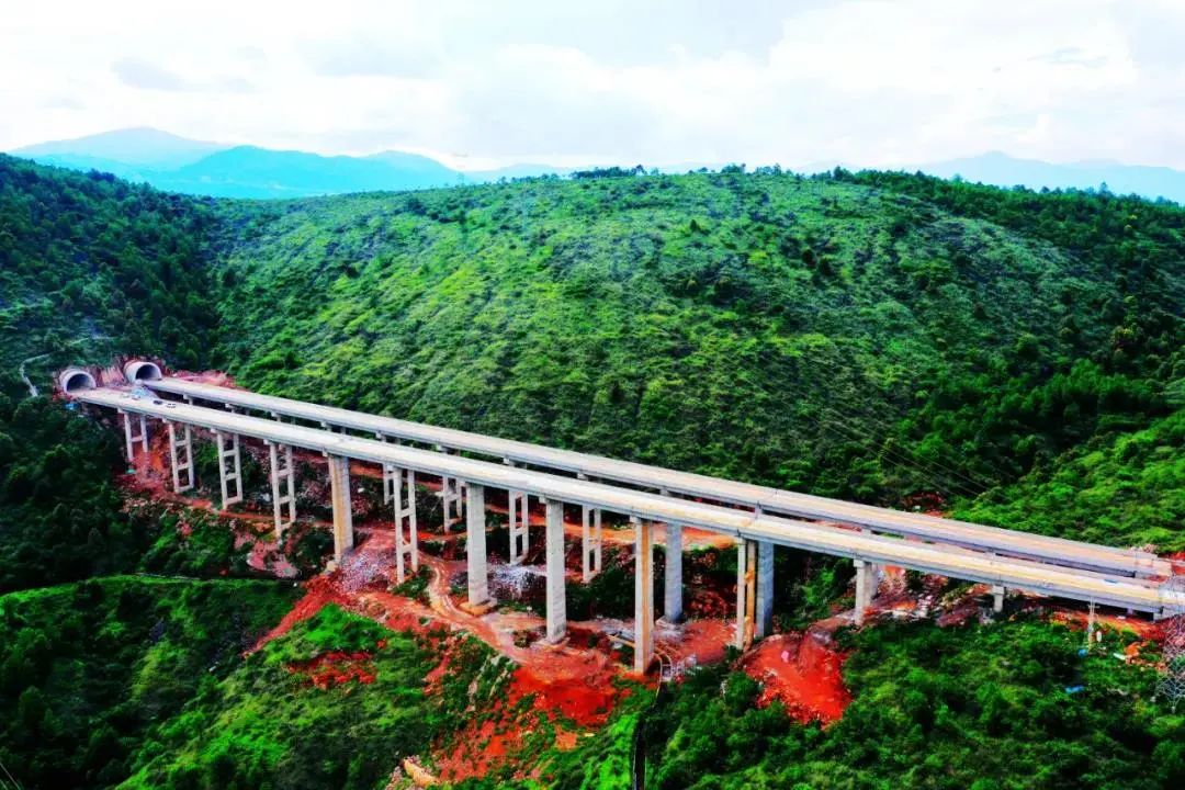 「丽江热线」通了！30分钟可到鹤庆