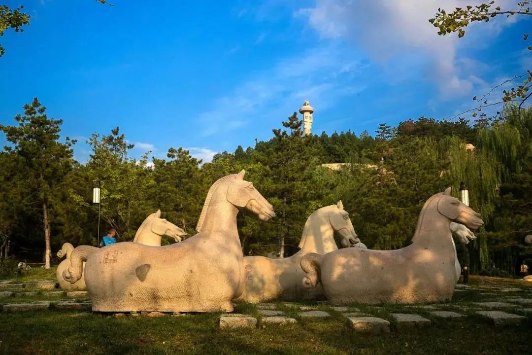 走出《大秦赋》！明天跟着9号线去西安临潼度假区邂逅炫“彩”之旅