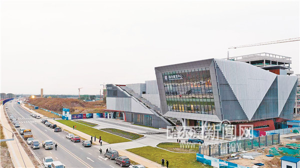 潮平岸阔催人进奋楫扬帆启新程,潮平岸阔催人进风正扬帆图片