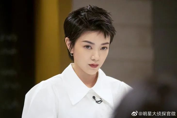 郭采洁仙女发型,郭采洁红色括号眉造型图片