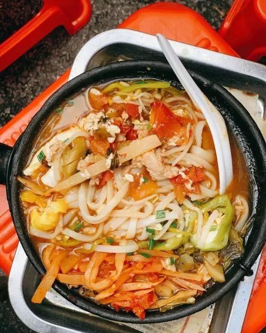 南宁这15家小店，没空调、几乎没座位，却从冬天排队到了夏天！