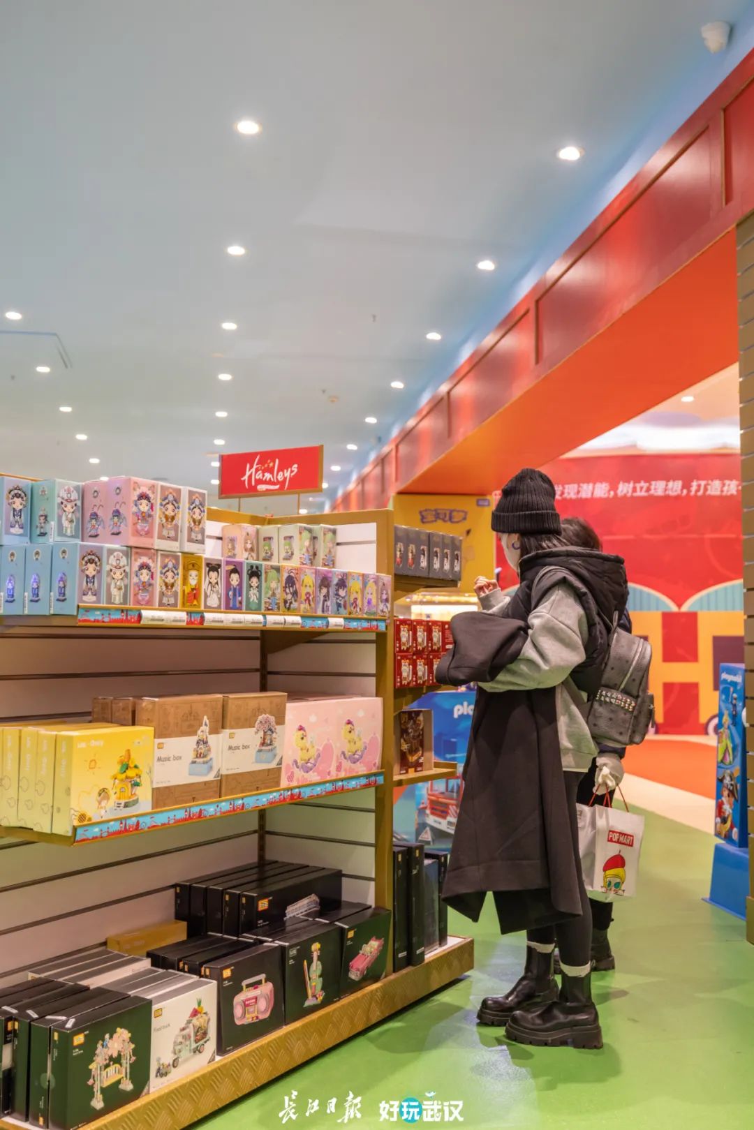 汉街最大玩具店,逛超大玩具店