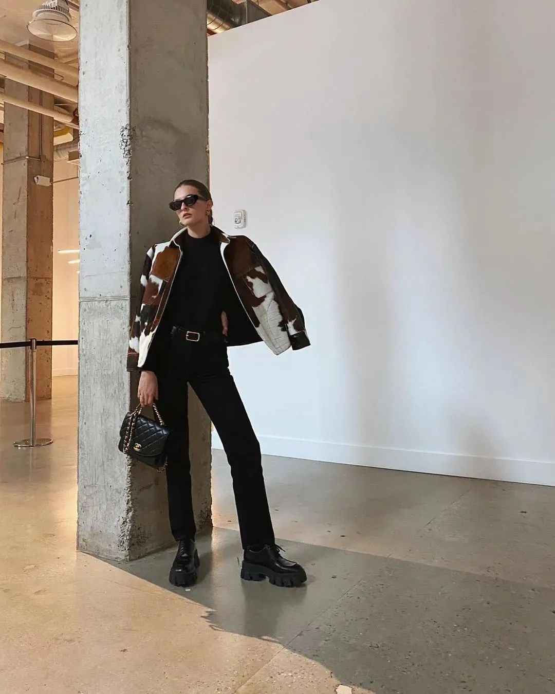 看泫雅的搭配,周冬雨泫雅撞衫