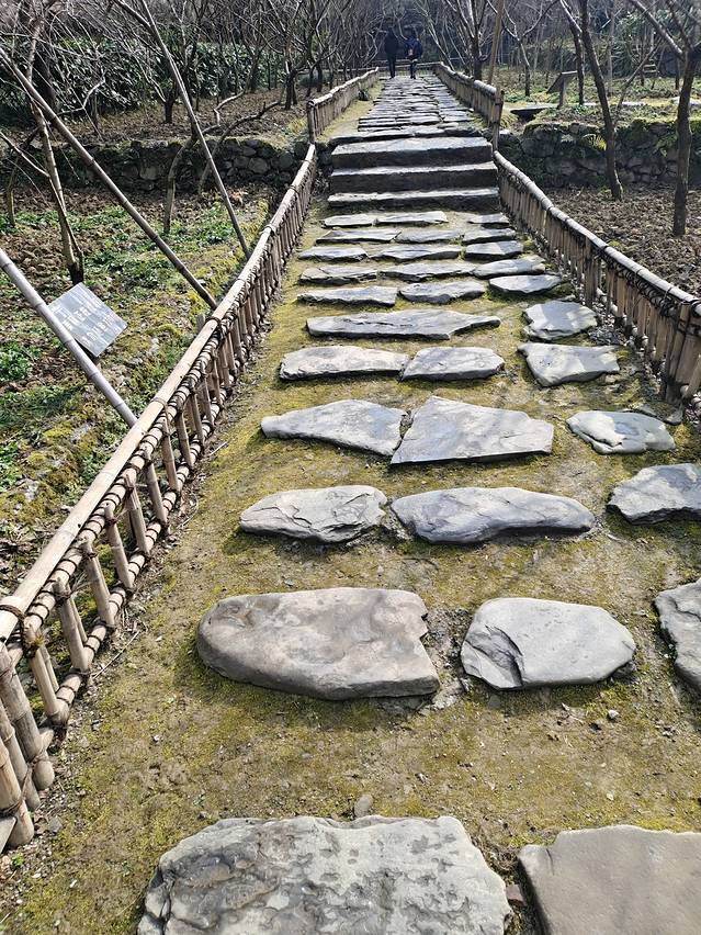 经济实惠温泉小镇,最经济实惠的旅游城市排行