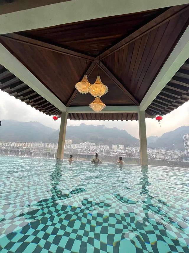 经济实惠温泉小镇,最经济实惠的旅游城市排行