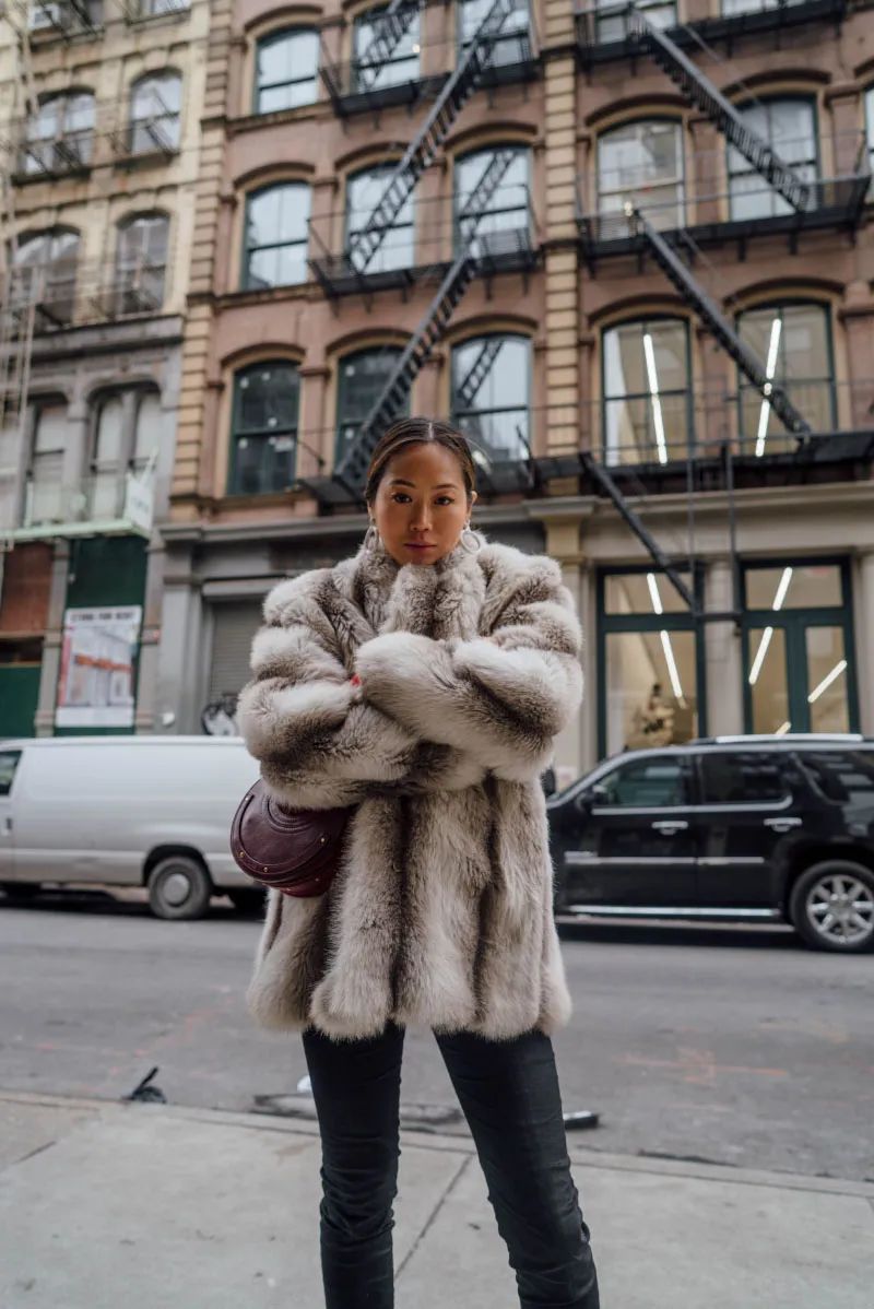 好不容易买了件合适的衣服,皮草环保外套