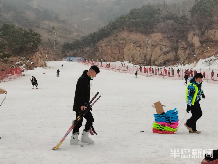 青岛市区室外滑雪场,青岛户外冬季滑雪场