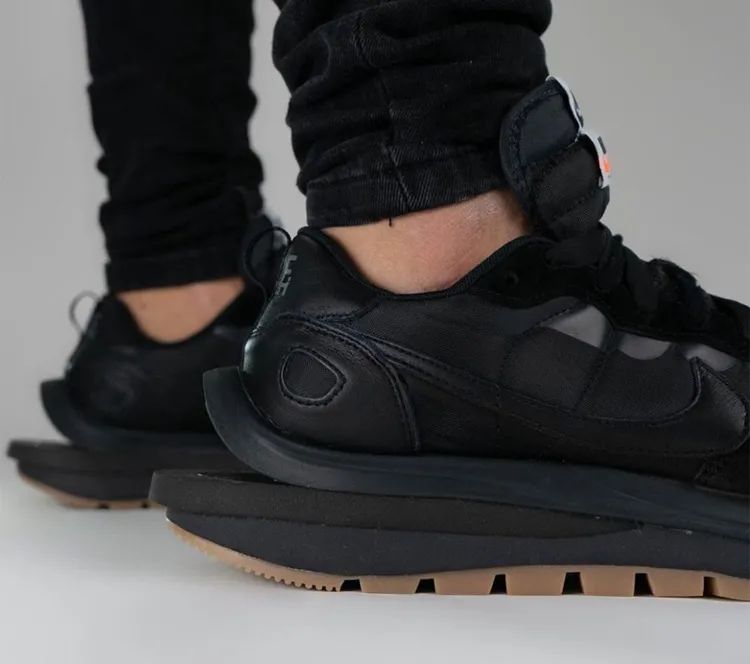 nike黑武士fq,sacaixnike新配色