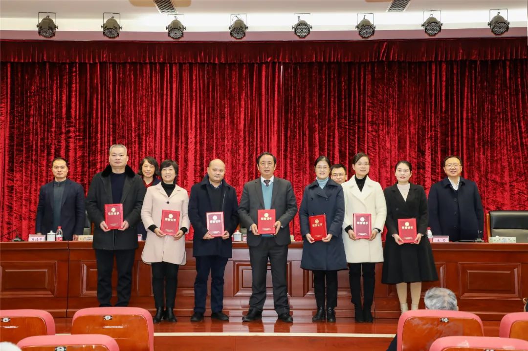 坚守初心使命勇担责任,坚守初心勇担使命简短