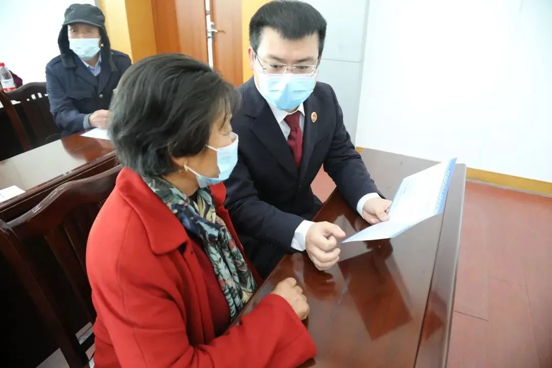 这个小年夜，91名老年人的血汗钱都拿回来了！