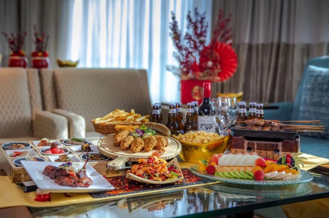 五星酒店住一年,五星酒店搬回家