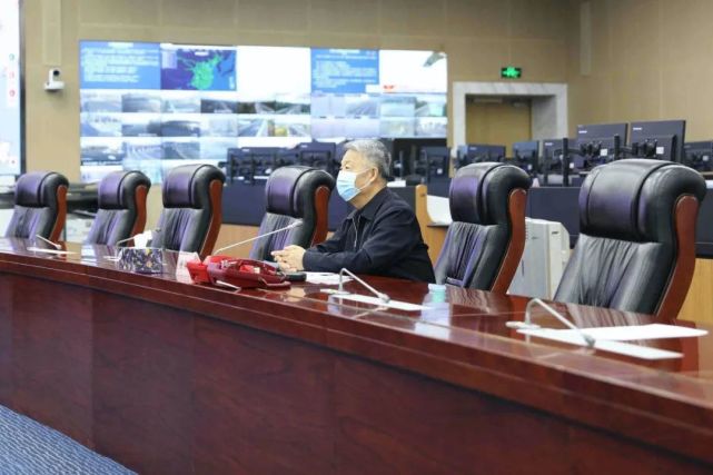 “双*长首**”交替值班！春节假期最后一天，部长*小鹏李**带班值守