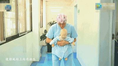 老人卡异物的急救方法,老人卡喉怎么急救