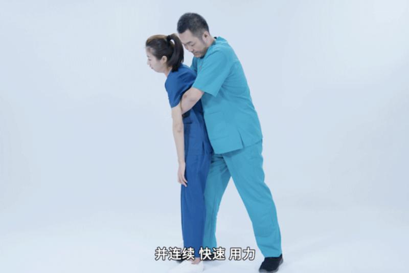 老人卡异物的急救方法,老人卡喉怎么急救