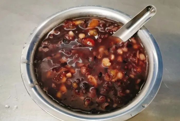 南宁这15家小店，没空调、几乎没座位，却从冬天排队到了夏天！