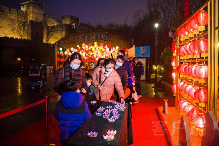 郑州方特梦幻王国激流勇进,郑州方特夜场能玩什么