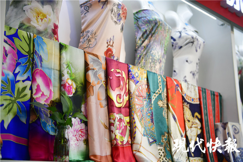 “布布布布布”！26年，南京山西路面料城一直都在那儿