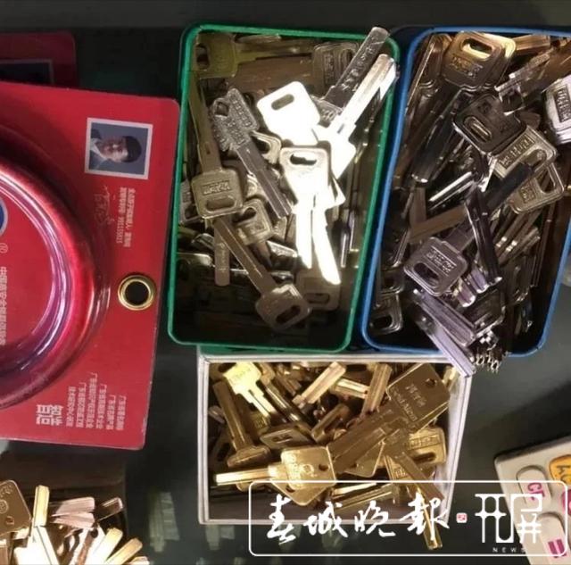 走错门了还能拿钥匙开门,走错家门开锁还打开了