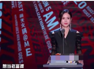 46岁李若彤惊人马甲线,54岁李若彤暴瘦