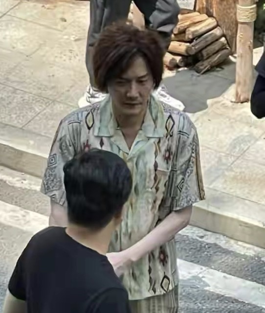 赵丽颖素颜发福,赵丽颖短发近照态势