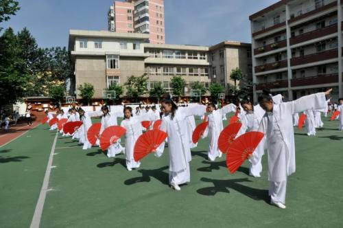 航天二中旁边的小学,雁塔航天210小学