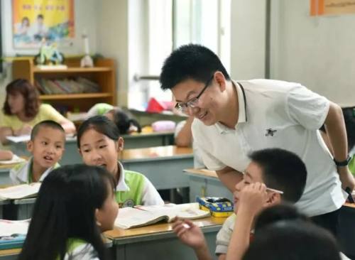 航天二中旁边的小学,雁塔航天210小学