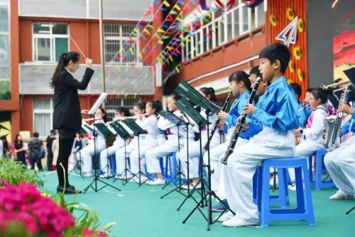 航天二中旁边的小学,雁塔航天210小学